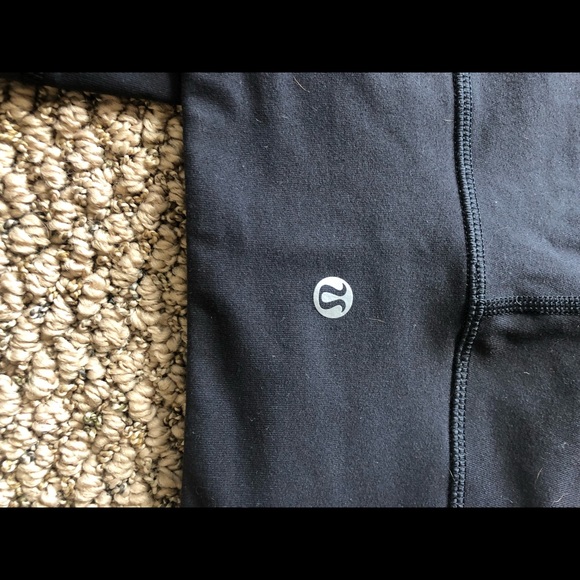 Black Lululemon full length leggings - Picture 4 of 4